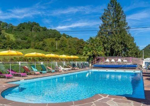 Oh! Campings - Camping Paradis A L'Ombre Des Tilleuls Peyrouse Kültér fotó